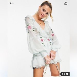 NWT ASOS Embroidered Cut-out Ruffle Romper, Size US 4 / UK 8, Pale Blue Floral